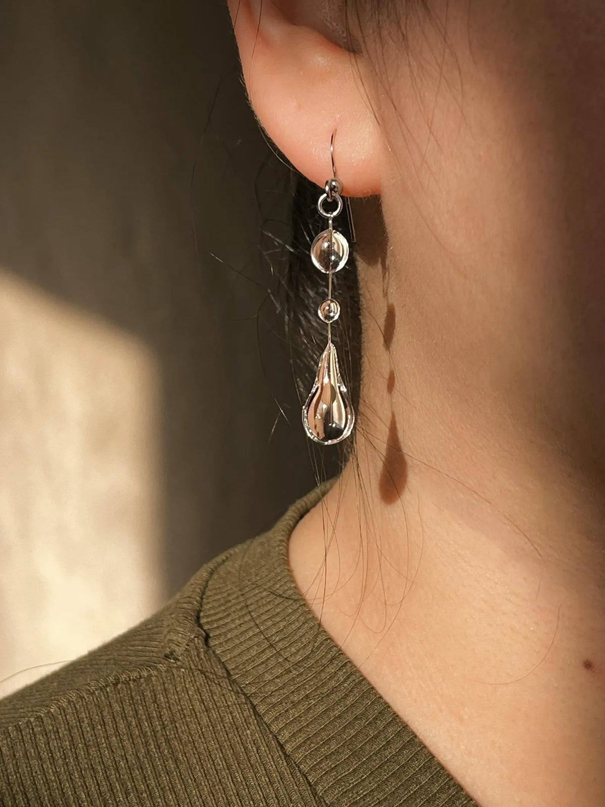 "Handmade" Lumière Teardrop Crystal Dangle Earrings