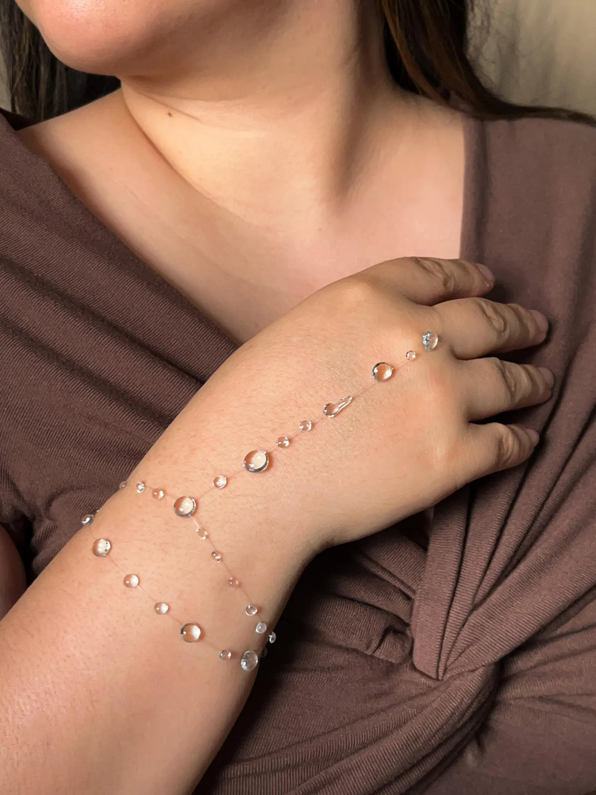 "Handmade"Crystal Dewdrop Hand Chain Bracelet – Delicate Clear Beaded Hand Harness